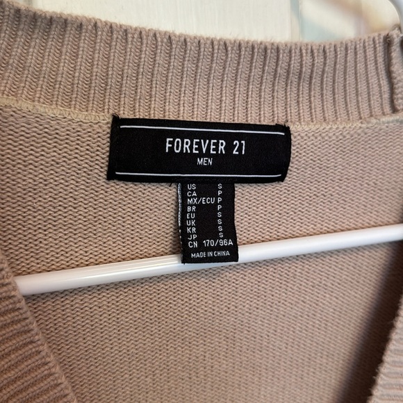 Men’s Forever 21 Oversized Button-up Cardigan Sweater - Picture 2 of 6